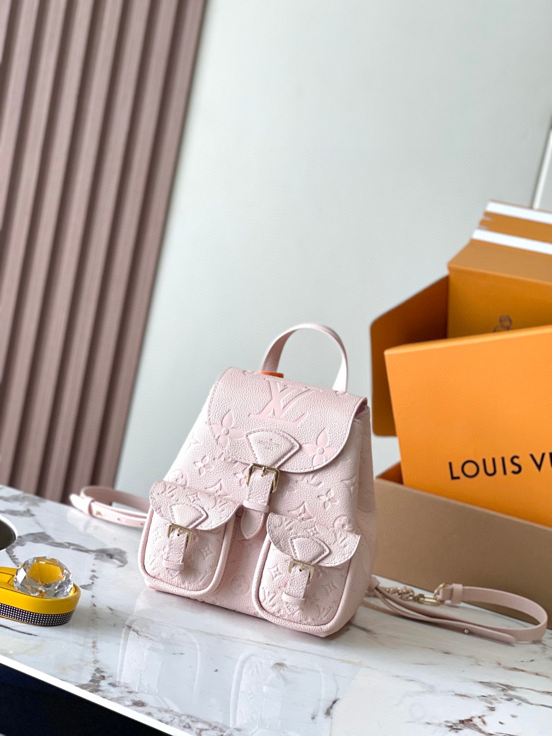 Louis Vuitton M47074 Backup lv1