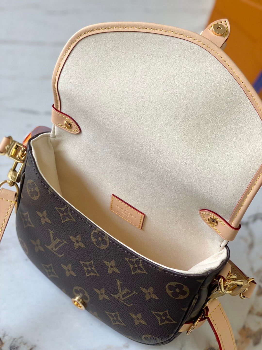 Louis Vuitton M46740 Saumur BB lv1