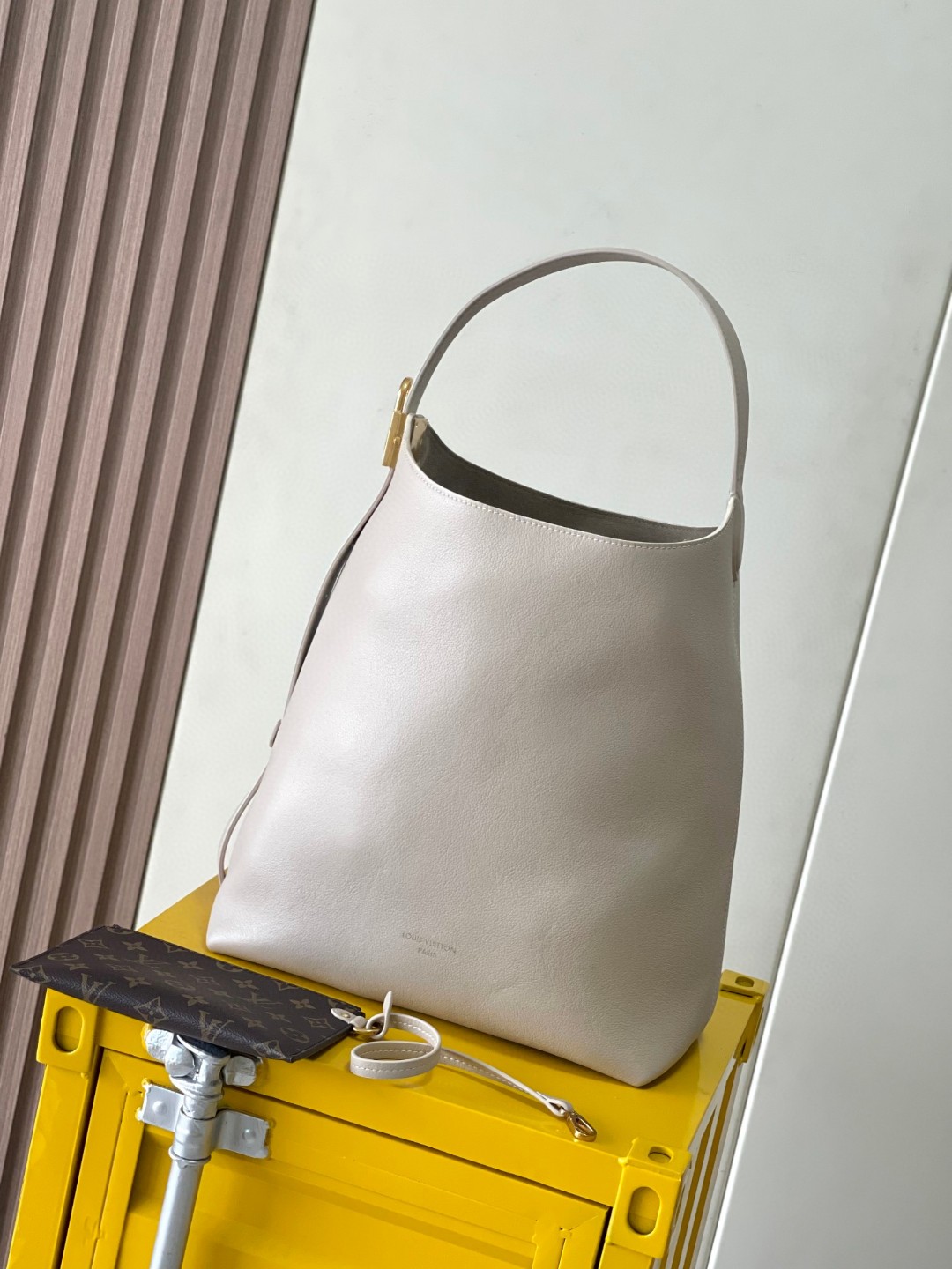 Louis Vuitton M25022 Low Key Hobo MM Lv1