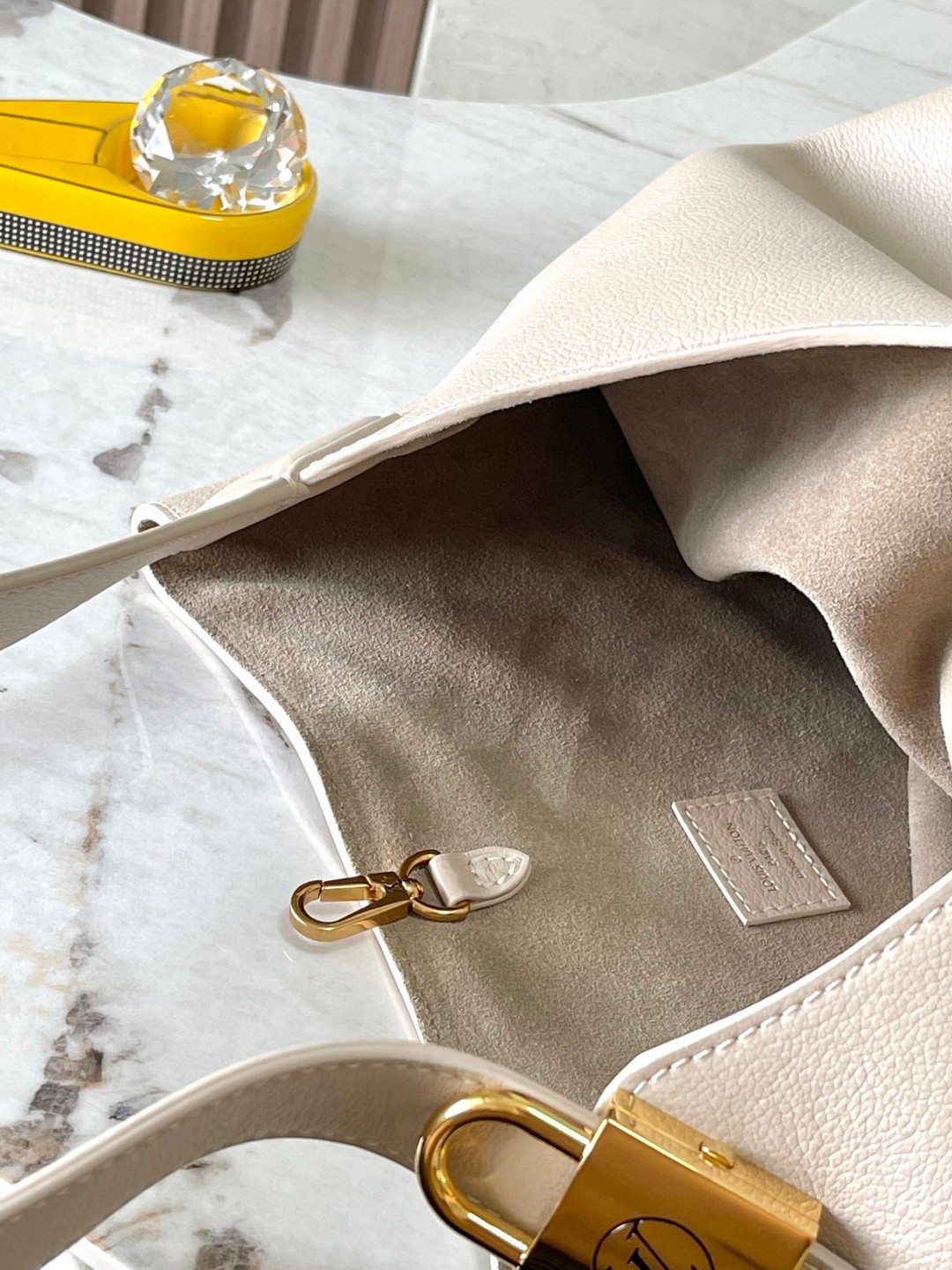 Louis Vuitton M25022 Low Key Hobo MM Lv1