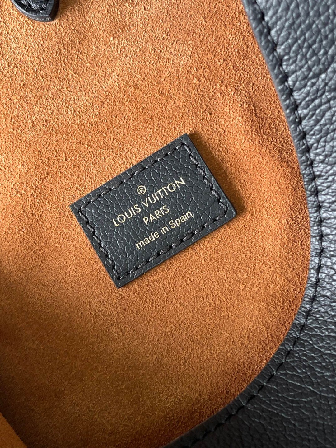 Louis Vuitton M24856 Low Key Hobo MM Lv1