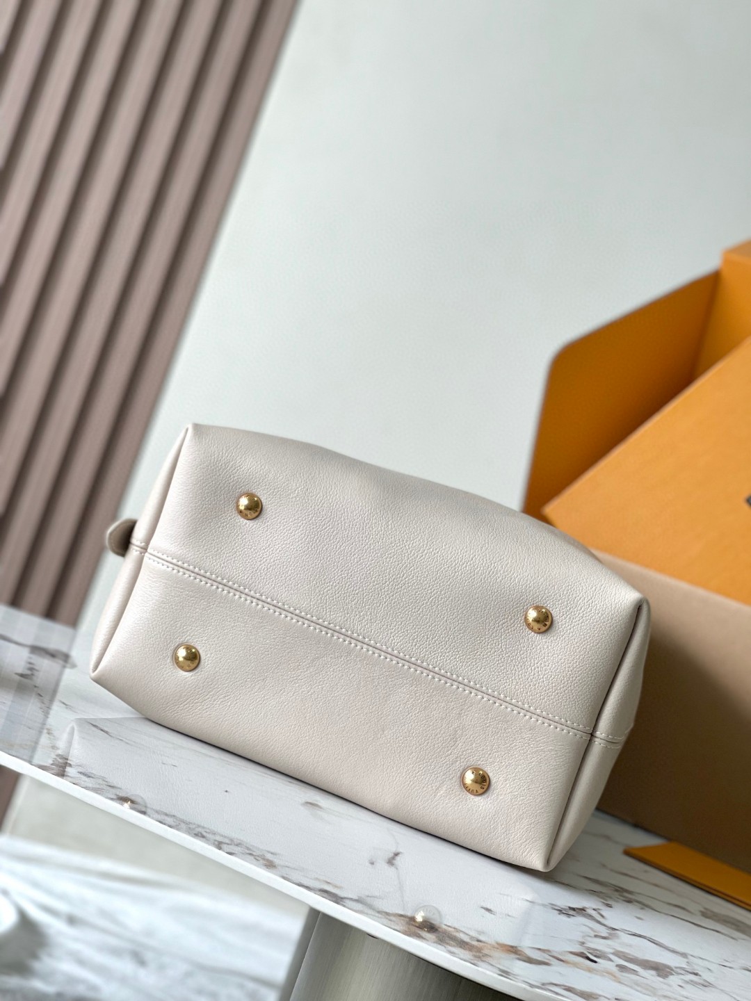 Louis Vuitton M25022 Low Key Hobo MM Lv1