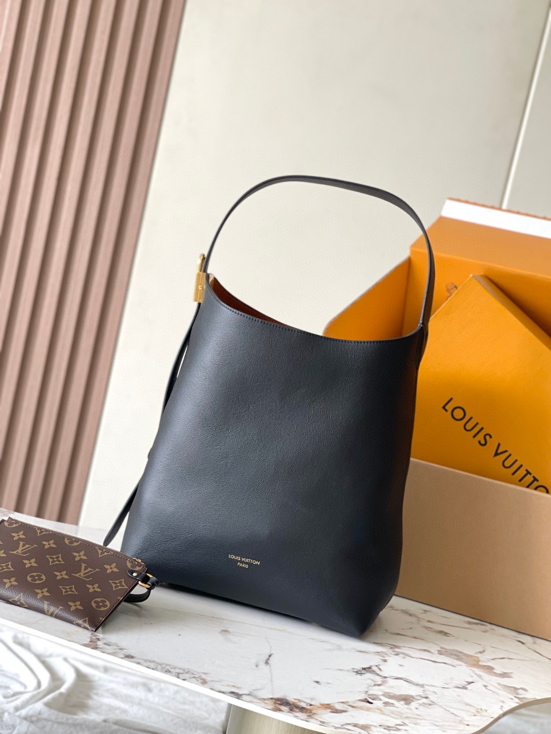 Louis Vuitton M24856 Low Key Hobo MM Lv1
