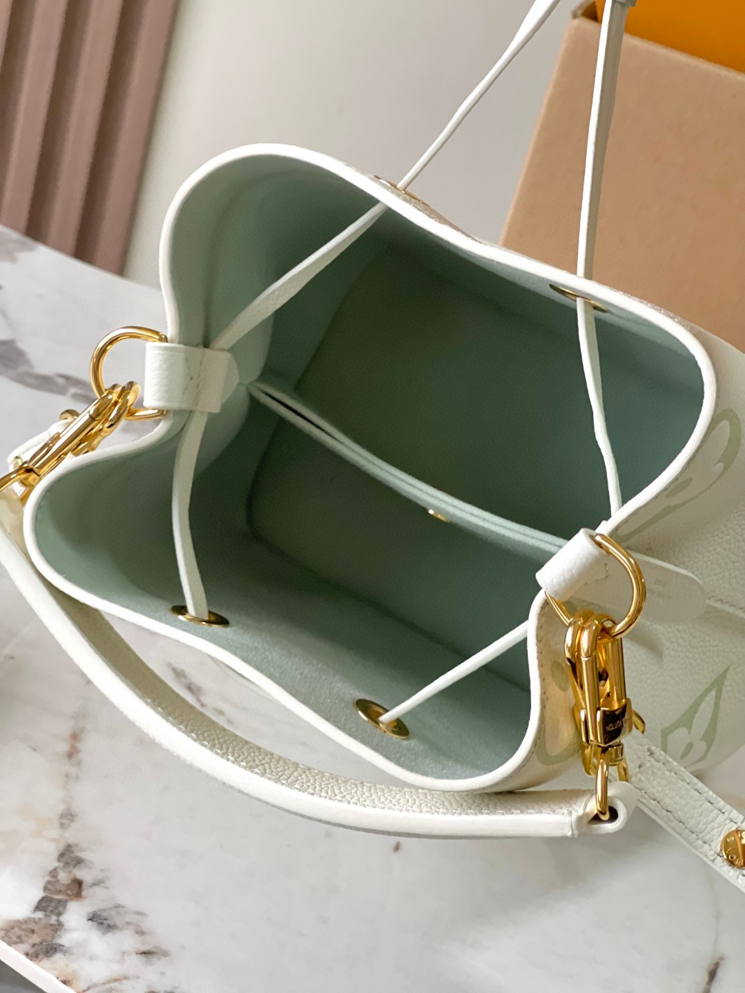 Louis Vuitton M24048 Néonoé BB Lv1