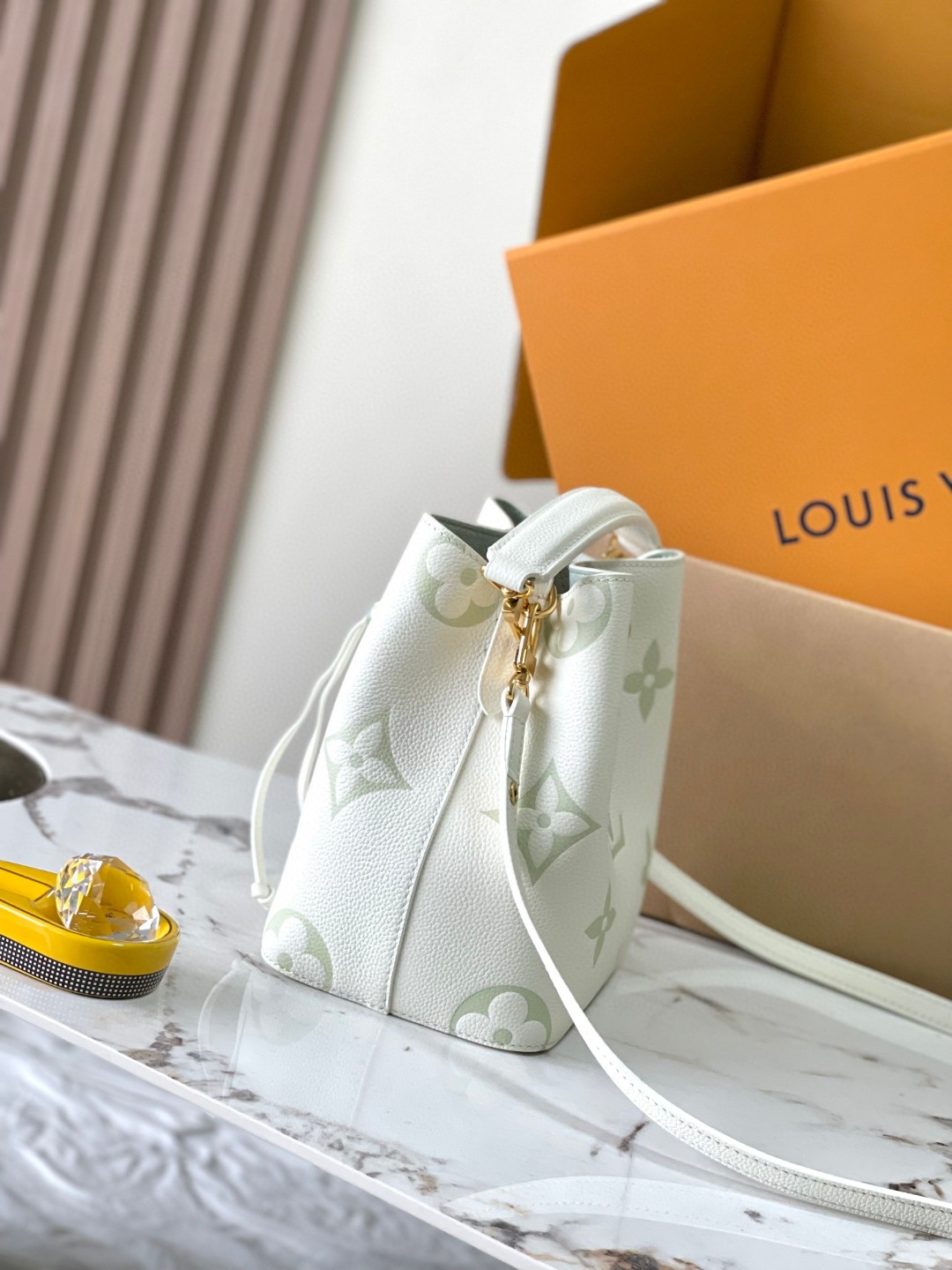 Louis Vuitton M24048 Néonoé BB Lv1