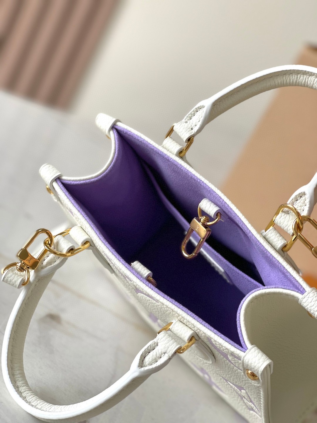 Louis Vuitton M47054 OnTheGo BB lv1