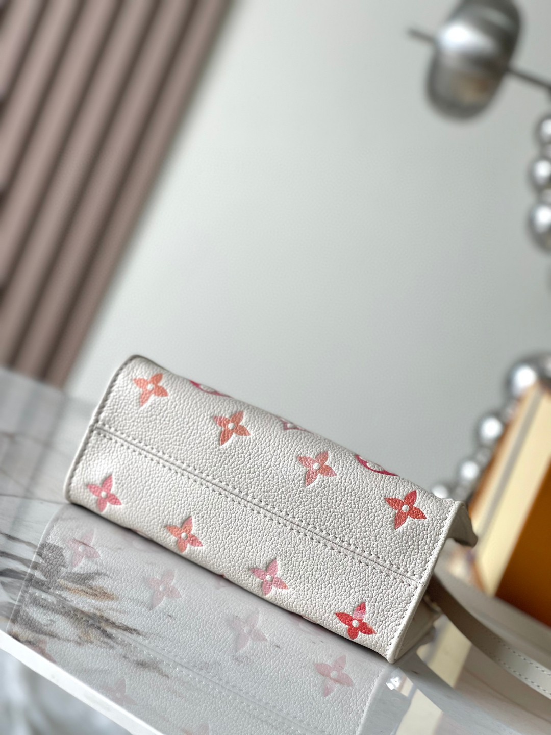 Louis Vuitton M47115 OnTheGo BB lv1