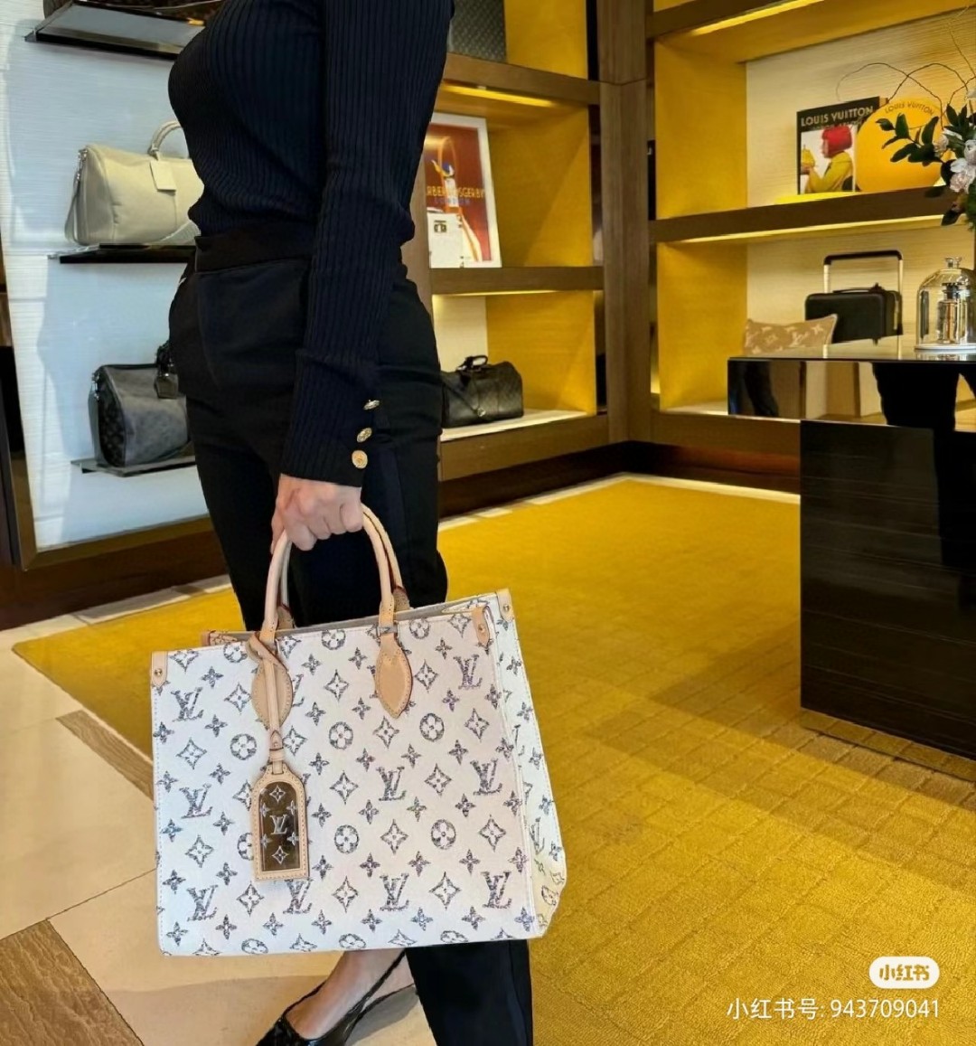 Louis Vuitton M24708 OnTheGo MM Lv1