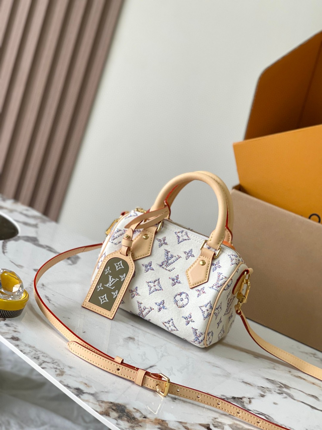 Louis Vuitton M24709 Speedy Bandoulière 20 lv1