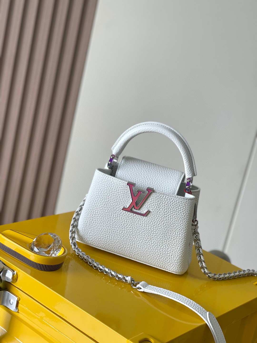 Louis Vuitton Louis Vuitton M23289 Capucines Mini