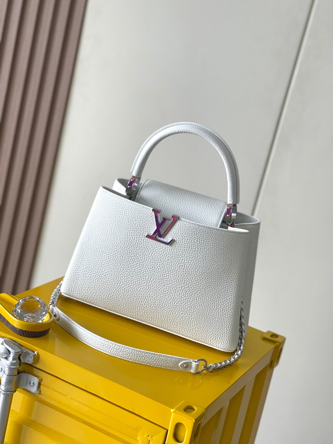 Louis Vuitton M22054 Capucines PM