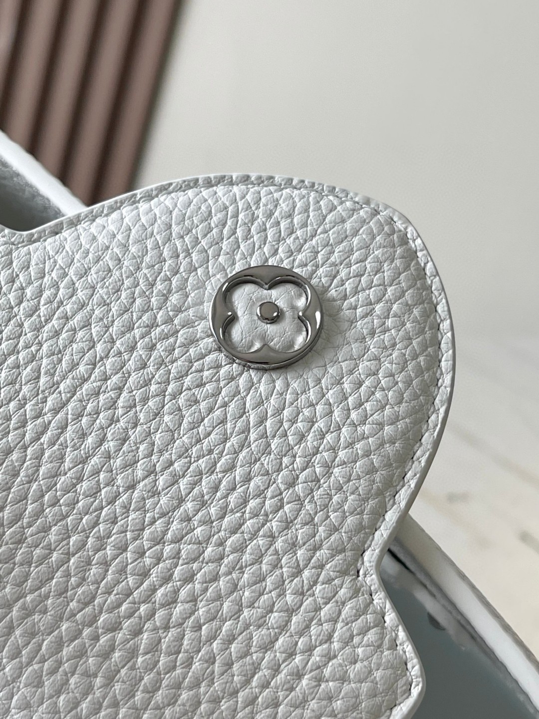 Louis Vuitton M22054 M23083 Capucines BB lv1