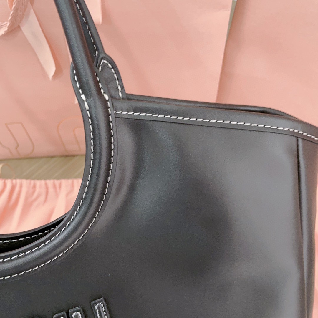 Miu Miu 5BA284_2DDJ_F0002_V_OOO black IVY leather bag M1