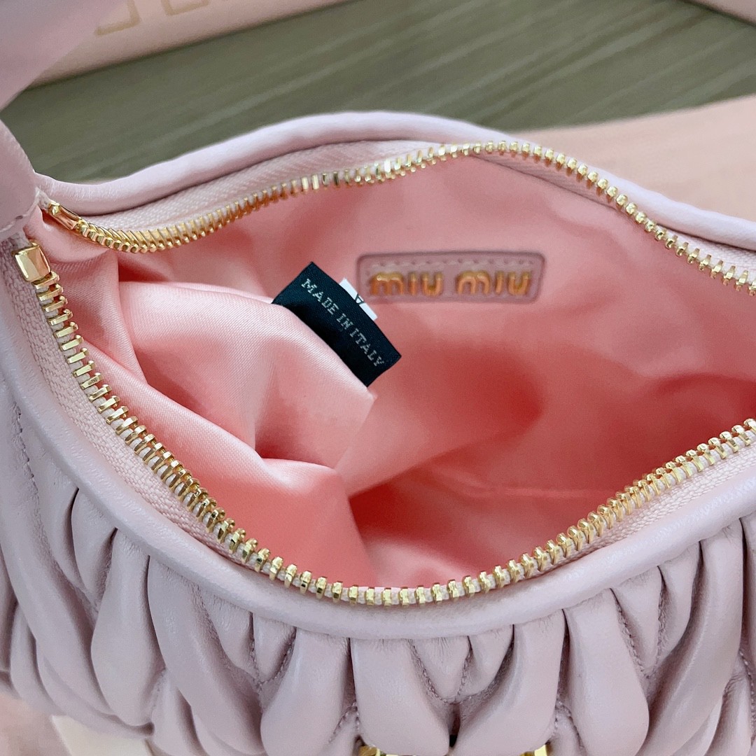 Miu Miu 5BC125 Wander matelasse nappa leather hobo bag Alabaster Pink M1