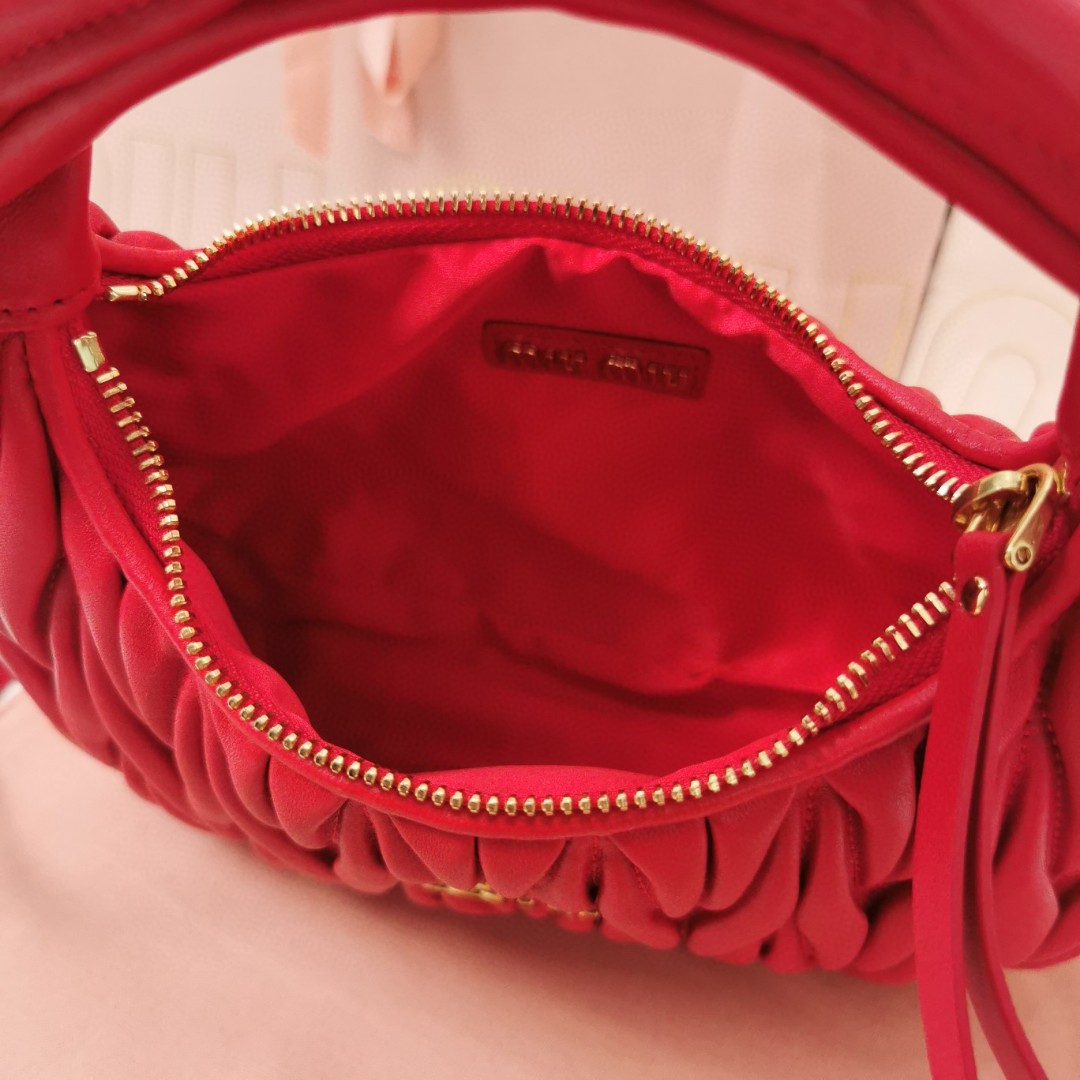 Miu Miu 5BC125 Wander matelasse nappa leather hobo bag red M1