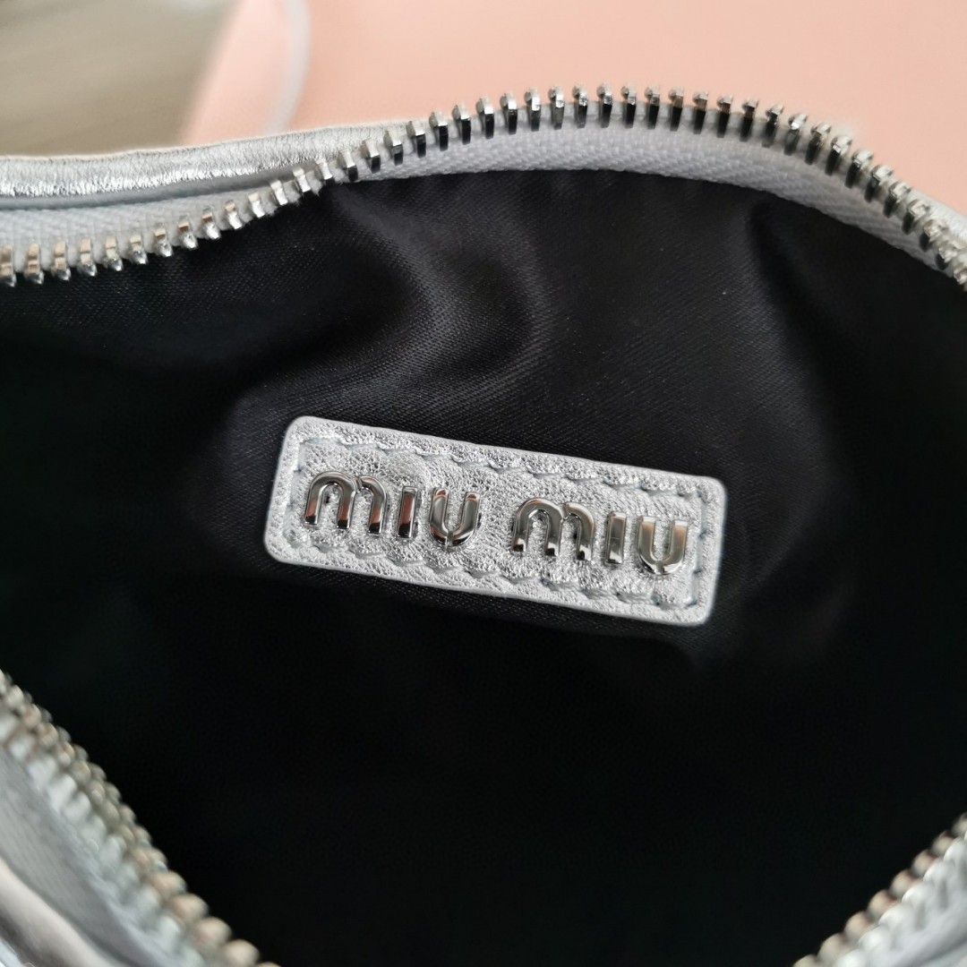 Miu Miu 5BC125 Wander matelasse nappa leather hobo bag silver M1
