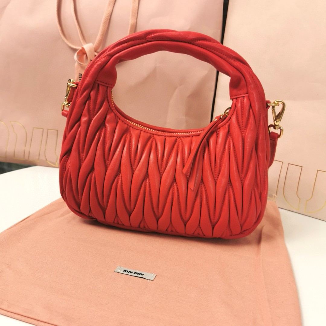 Miu Miu 5BC125 Wander matelasse nappa leather hobo bag red M1