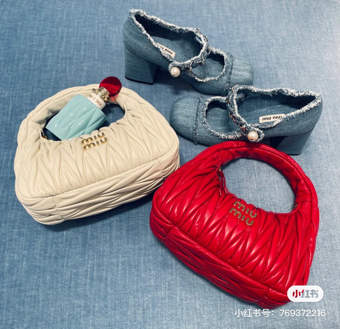 Miu Miu 5BC125 Wander matelasse nappa leather hobo bag white M1