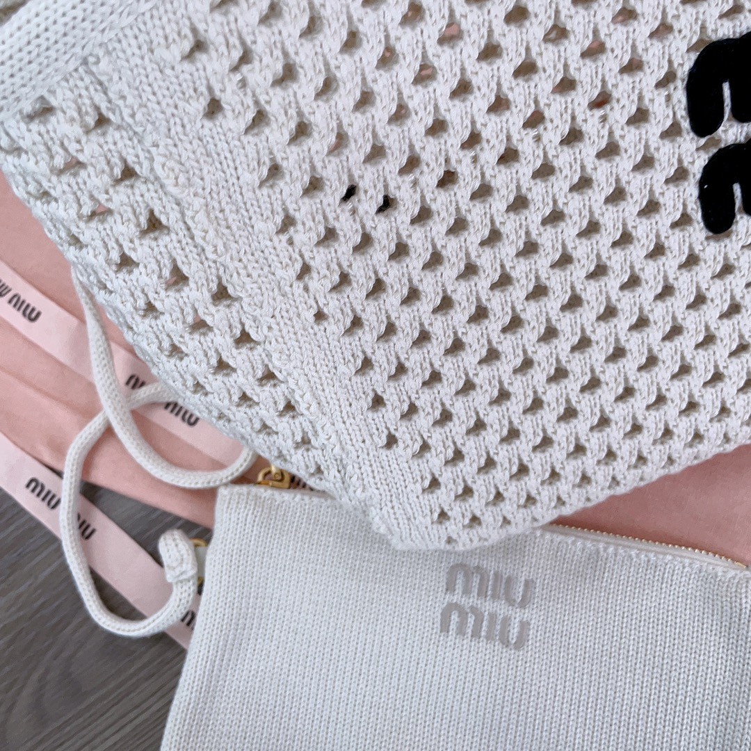 Miu Miu 5BG281_2F8E_F0N13_V_OOO IVY mesh cotton bag Chalk White/Black M1