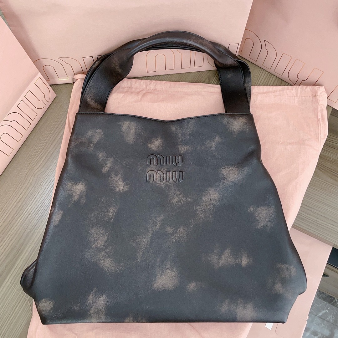 Miu Miu 5BC119_2F6P_F0V6L_V_OLM Nappa hobo bag with logo M1