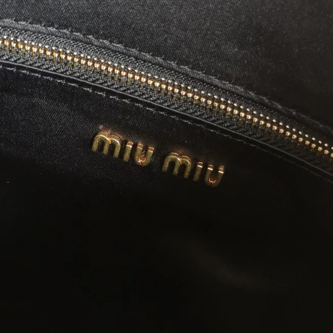 Miu Miu black tote bag M1