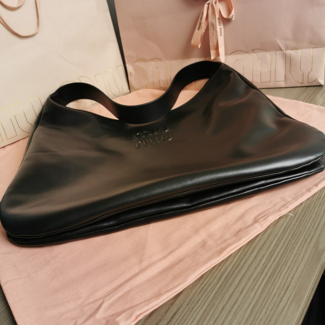 Miu Miu black tote bag M1