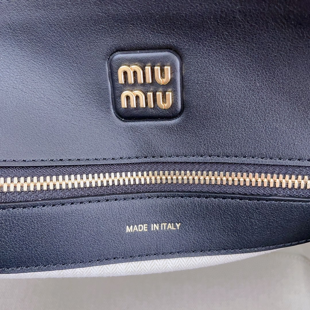Miu Miu 5BA289 leather bag black M1