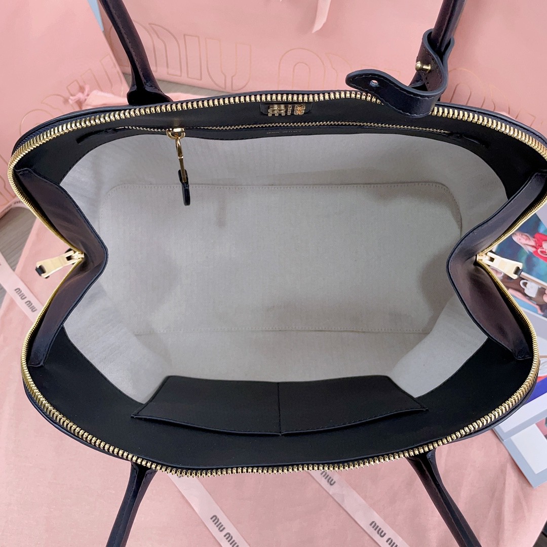 Miu Miu 5BA289 leather bag black M1