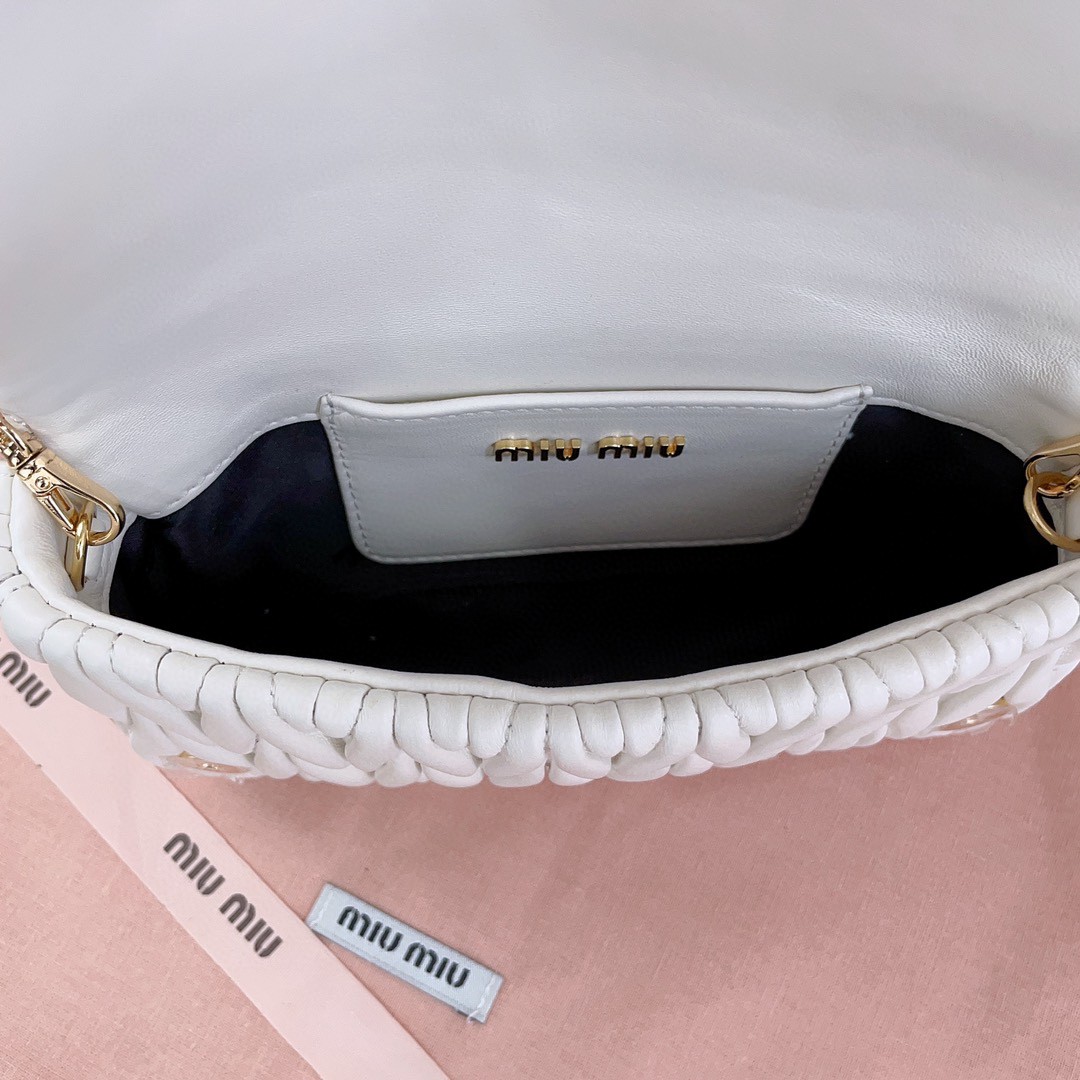 Miu Miu 5BP086_N88_F0009_V_COO Matelassé nappa leather mini-bag white M1