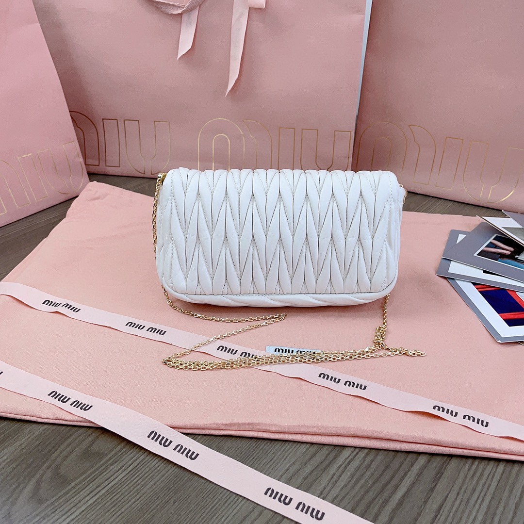 Miu Miu 5BP086_N88_F0009_V_COO Matelassé nappa leather mini-bag white M1