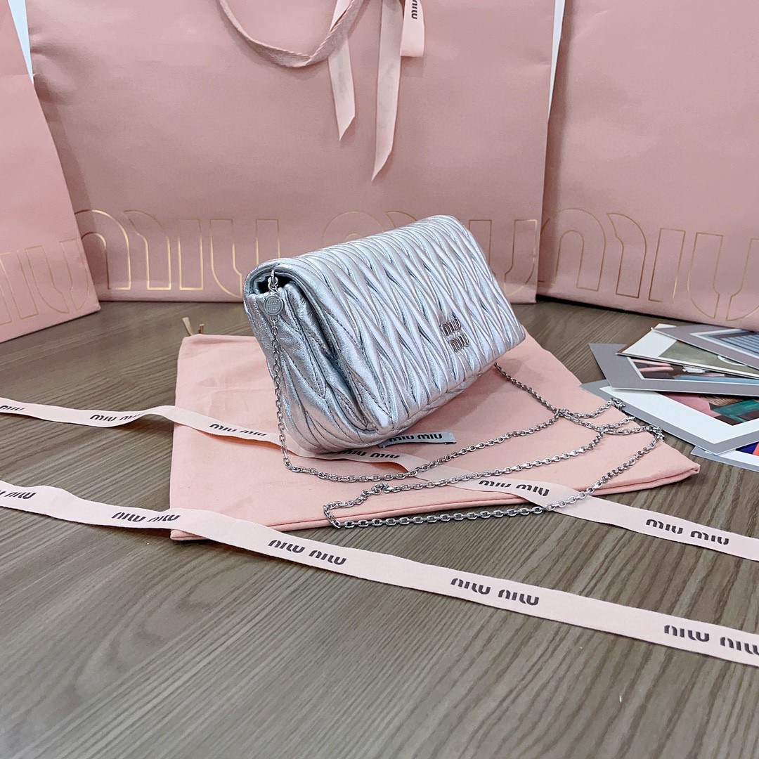 Miu Miu 5BP086 Matelassé nappa leather mini-bag silver M1