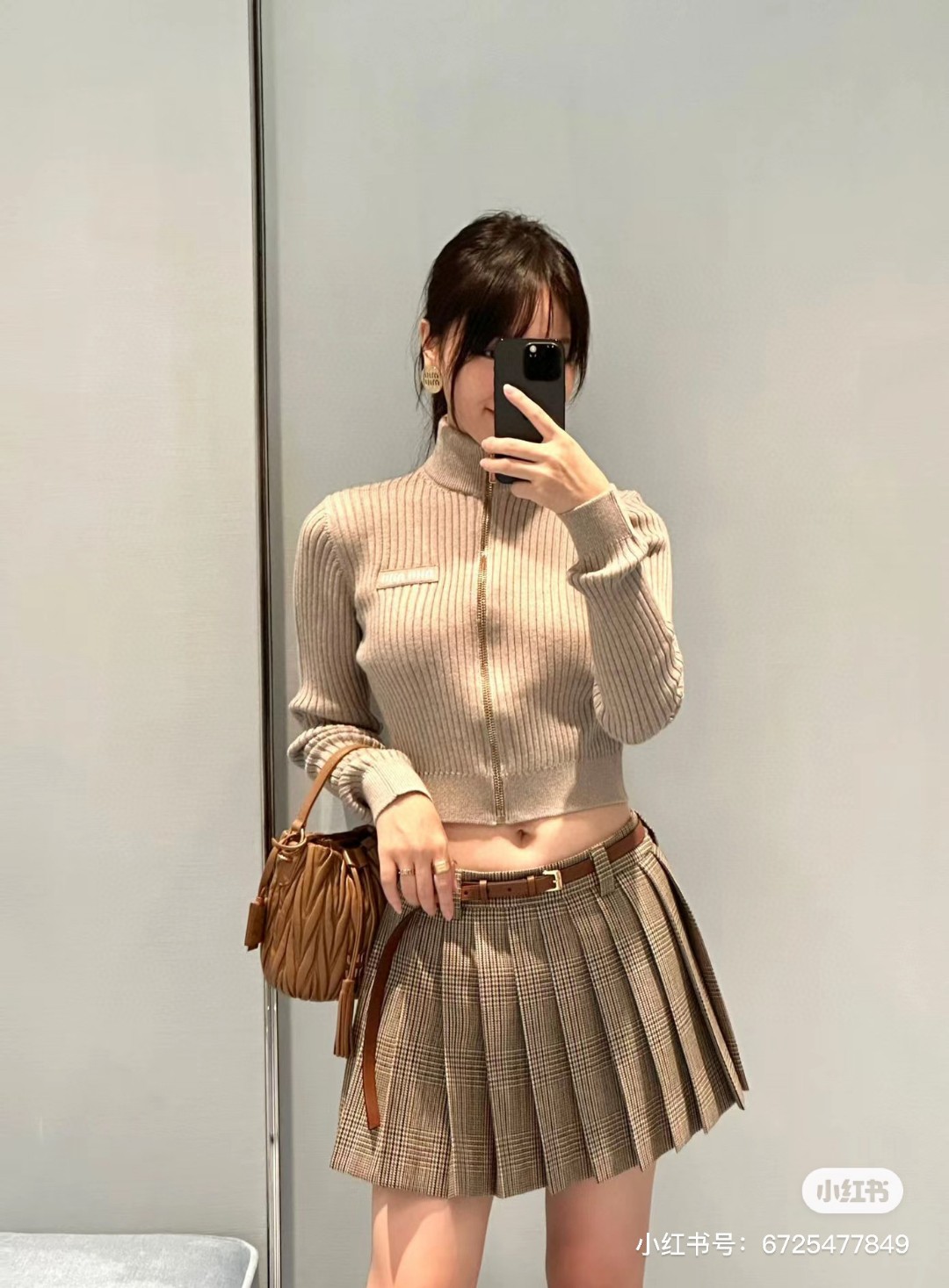 Miu Miu 5BE085 bucket bag cognac M1