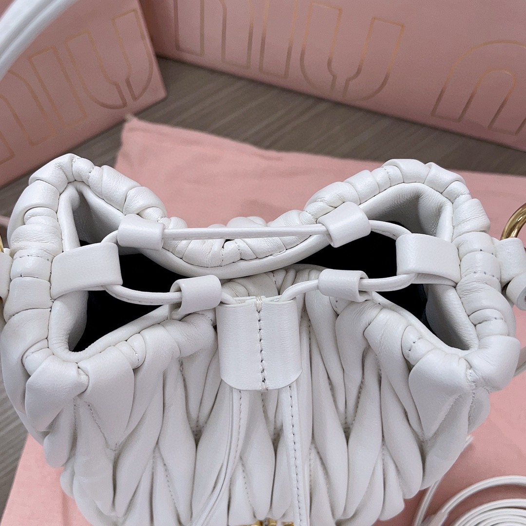 Miu Miu 5BE085 bucket bag white M1