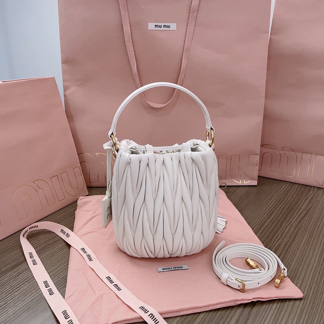 Miu Miu 5BE085 bucket bag white M1