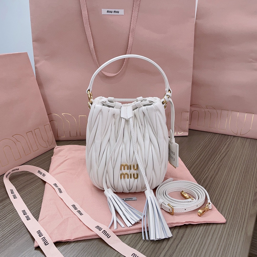 Miu Miu 5BE085 bucket bag white M1