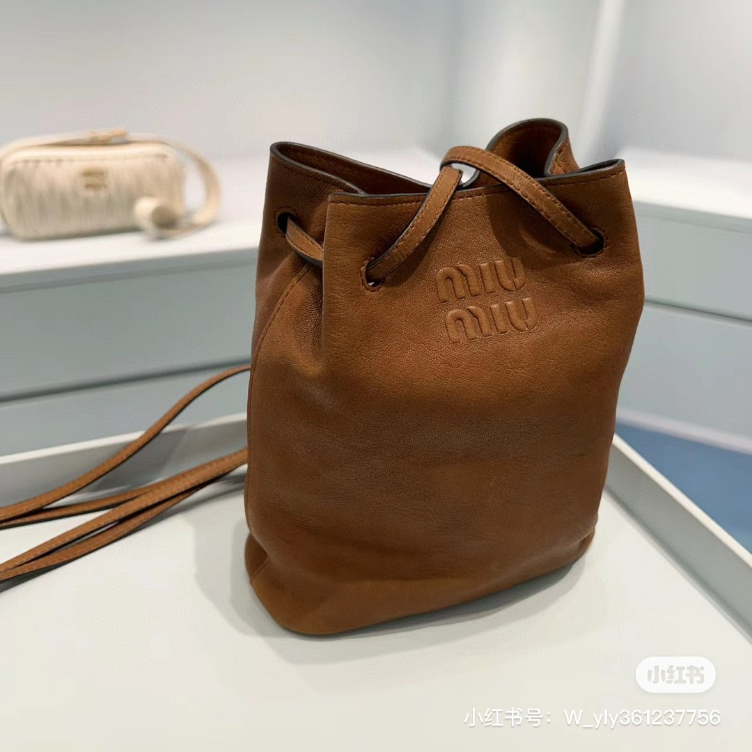 Copy of Miu Miu 5NF460 Nappa leather mini-bag black m1Miu Miu 5NF460 Nappa leather mini-bag oak m1