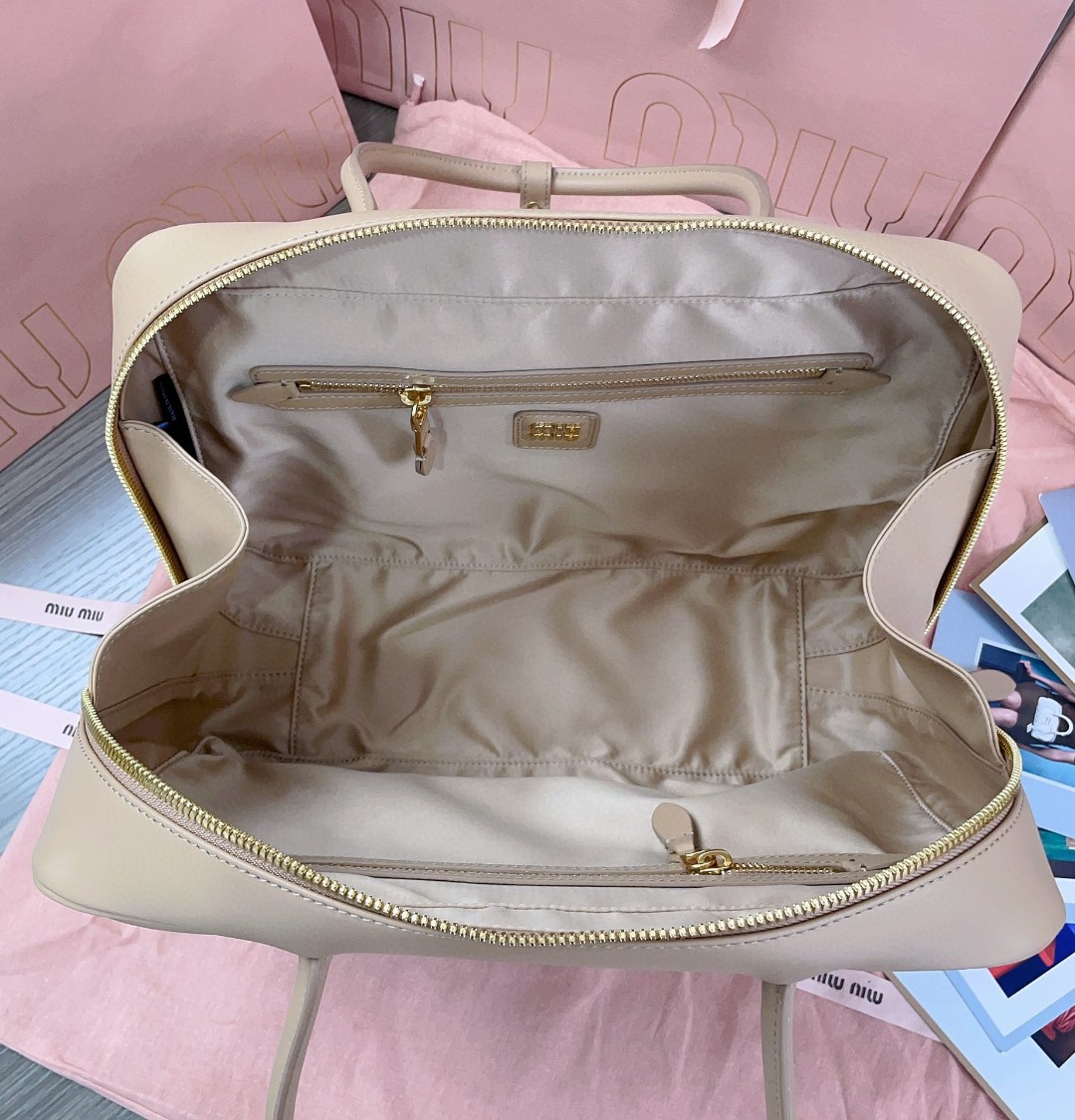 Miu Miu 5BB11 Leather Beau bag