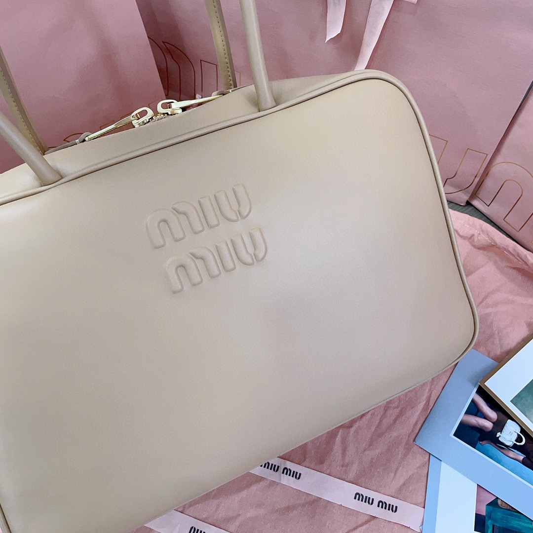 Miu Miu 5BB11 Leather Beau bag