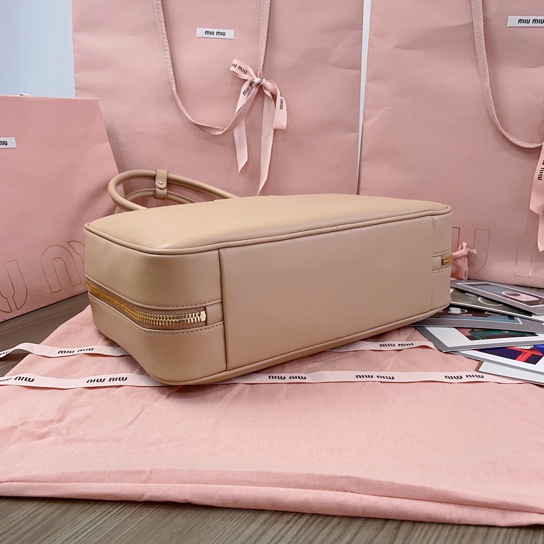 Miu Miu 5BB11 Leather Beau bag