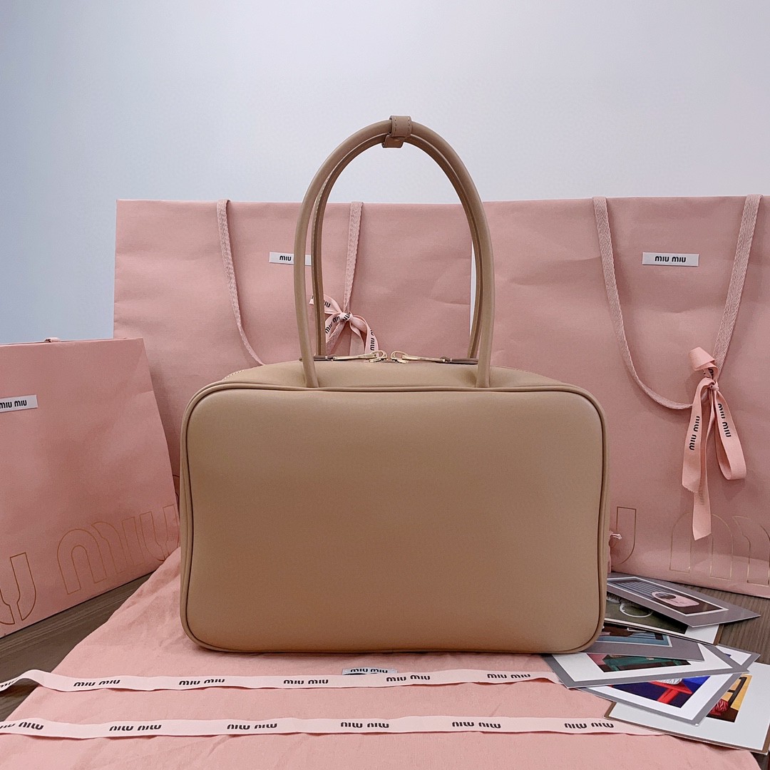 Miu Miu 5BB11 Leather Beau bag