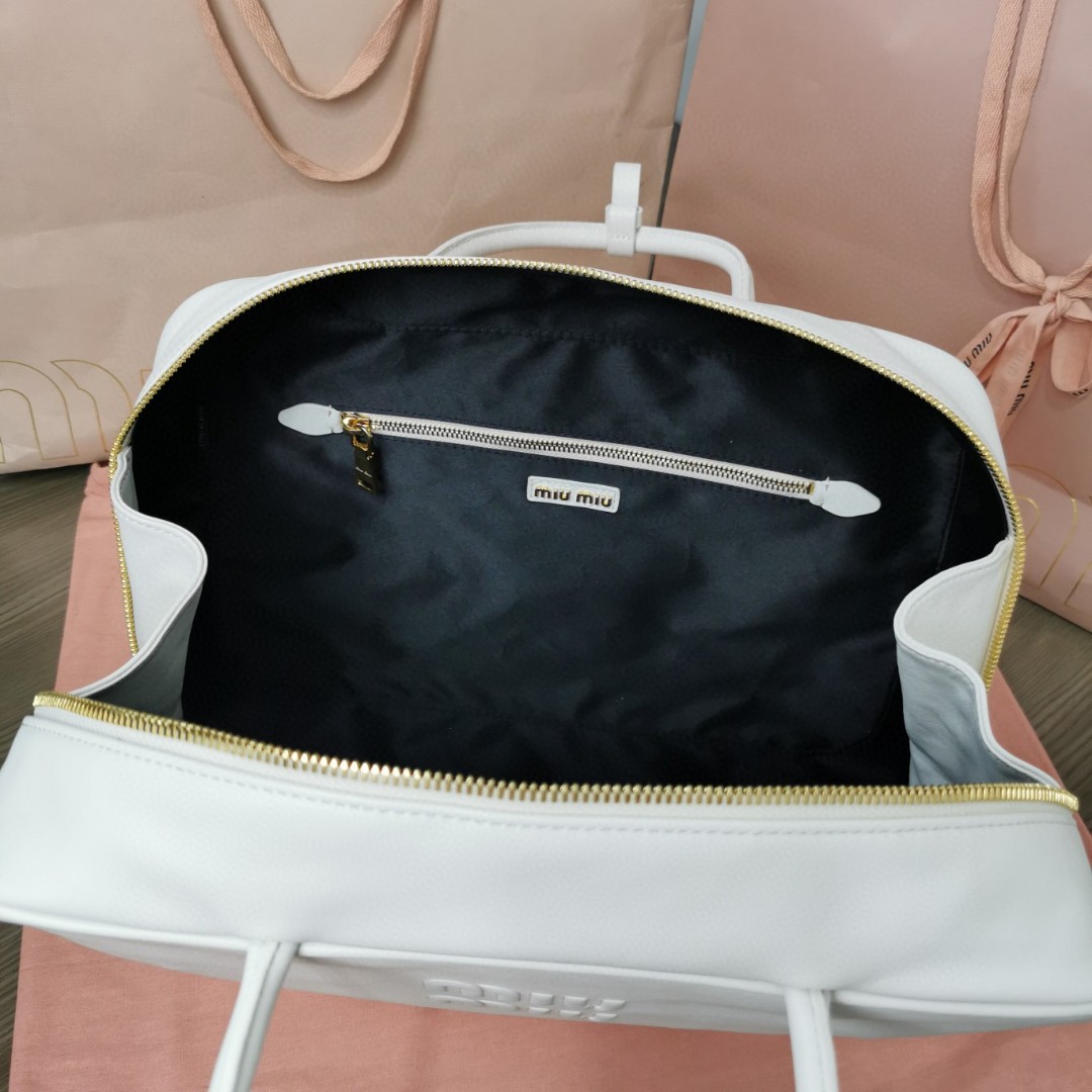 Miu Miu 5BB117_2DDJ_F0009_V_OOO Leather Beau bag white M1