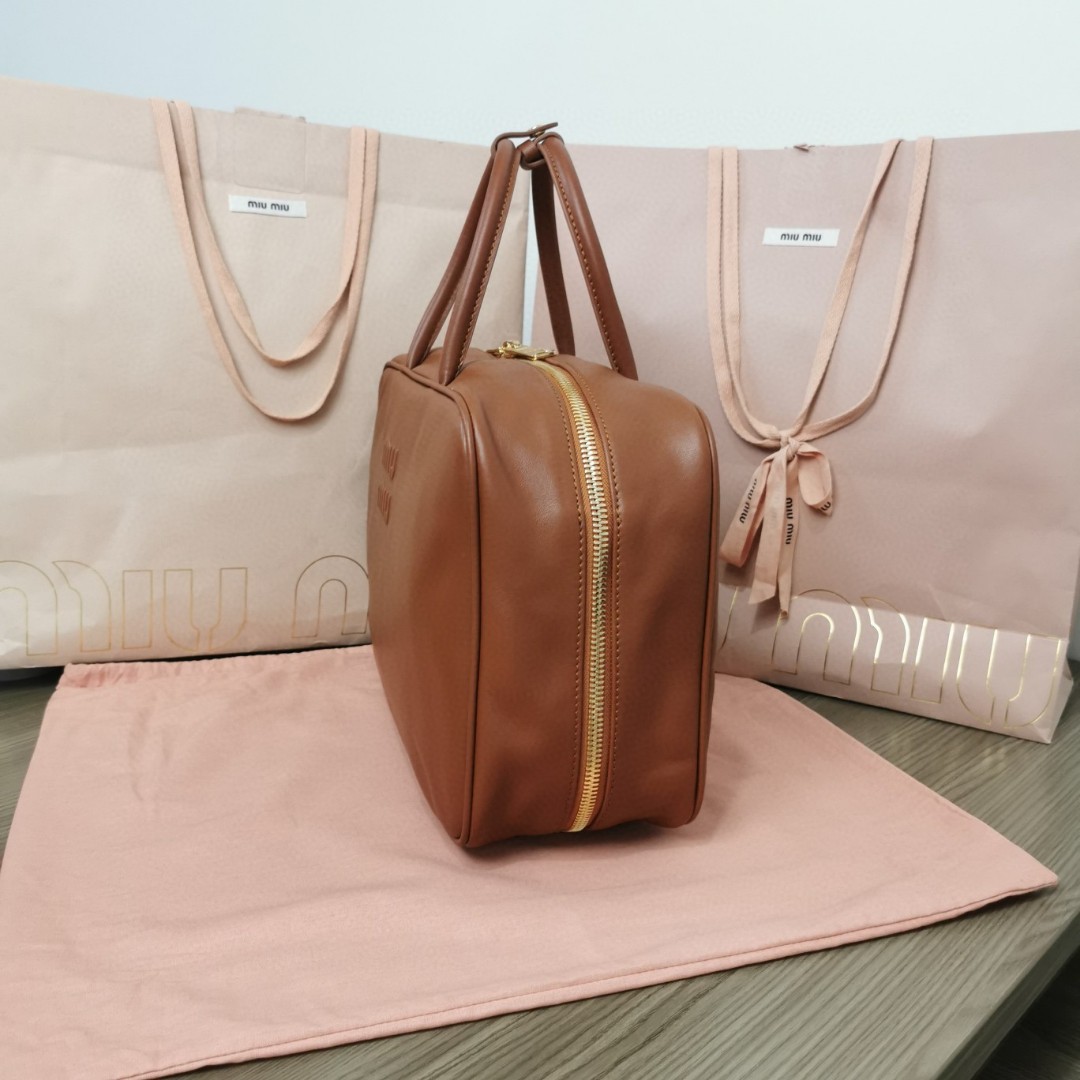 Miu Miu 5BB117 Leather Beau bag cognac M1