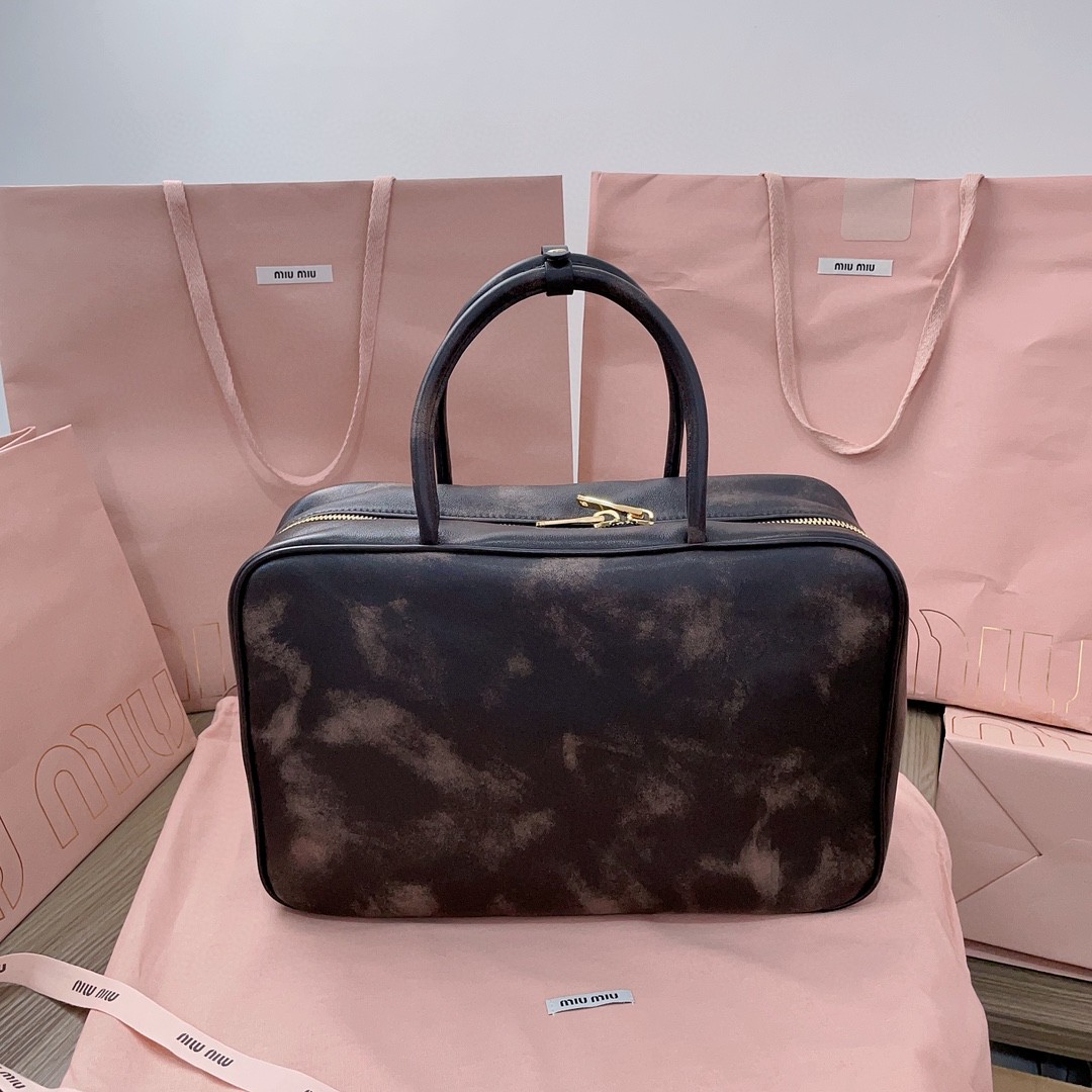 Miu Miu 5BB117_2F6P_F0V6L_V_OOO Leather Beau bag Sand/Coffee M1