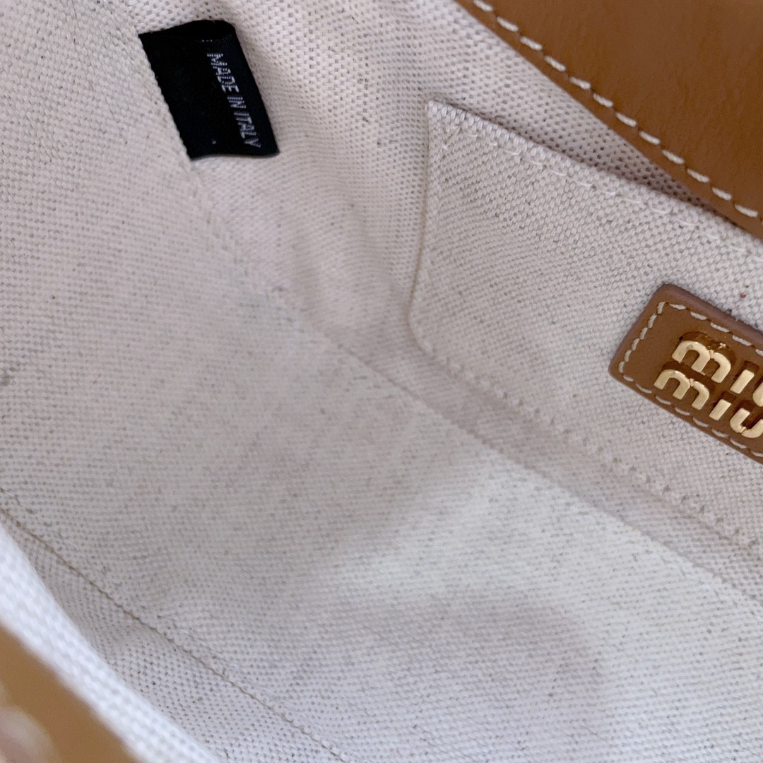 Miu Miu 5BC125_2BVU_F0KFZ_V_OOO Wander wicker hobo bag Tan/Caramel M1