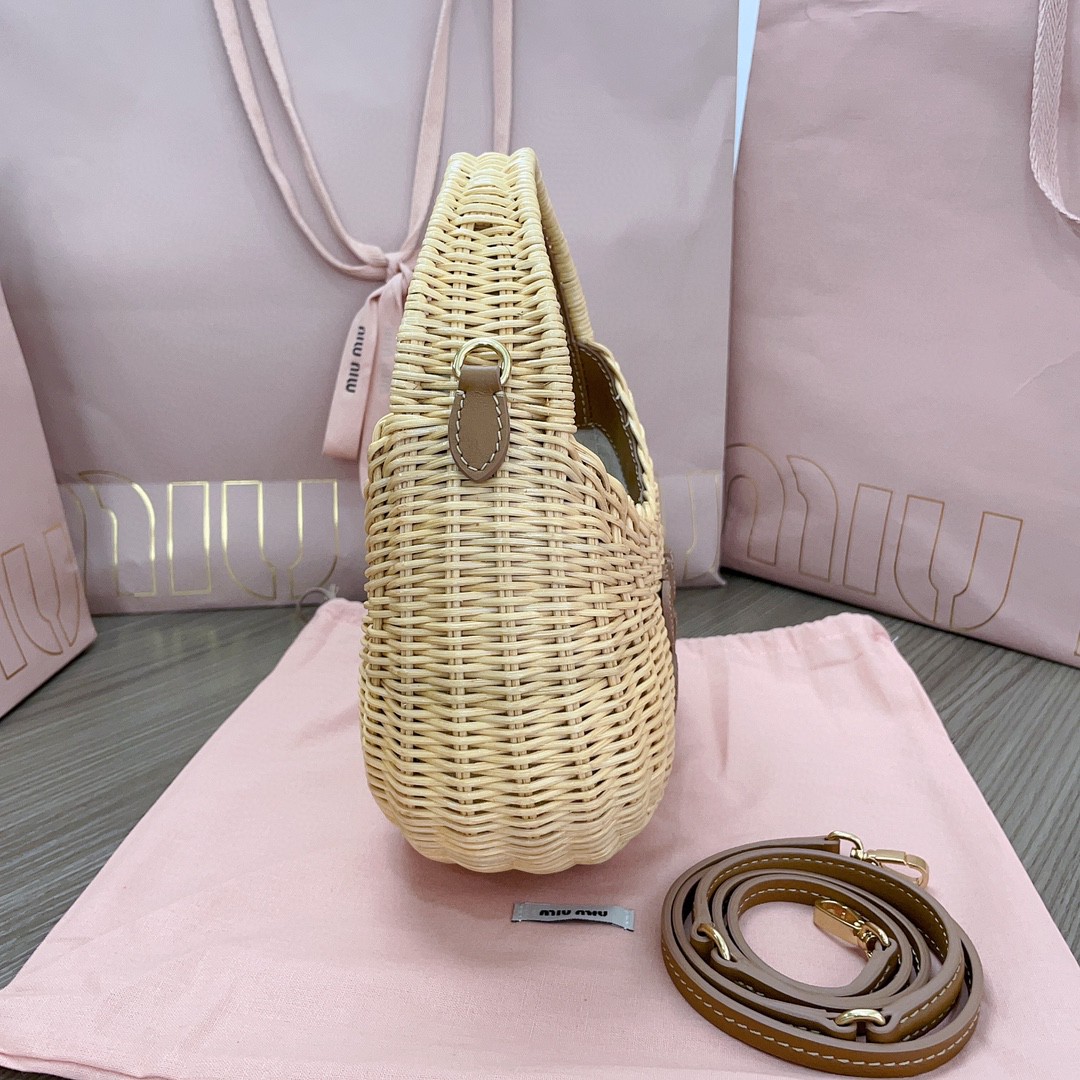 Miu Miu 5BC125_2BVU_F0KFZ_V_OOO Wander wicker hobo bag Tan/Caramel M1