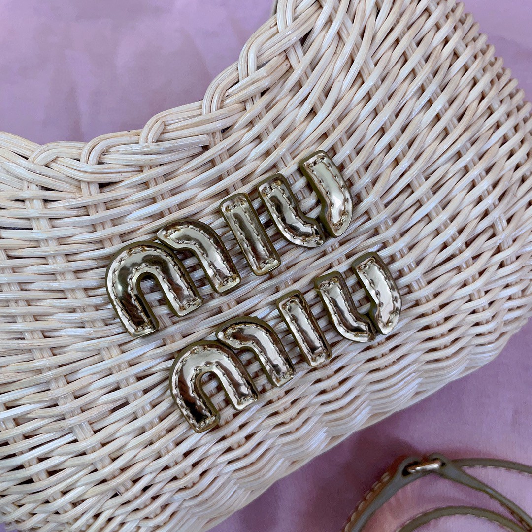 Miu Miu 5BC125_2CP3_F0V8N_V_OOO Wander woven raffia-effect yarn hobo bag with leather details Natural / Platinum M1