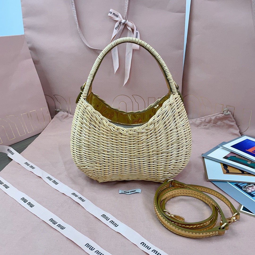 Miu Miu 5BC125_2CP3_F0V8N_V_OOO Wander woven raffia-effect yarn hobo bag with leather details Natural / Platinum M1