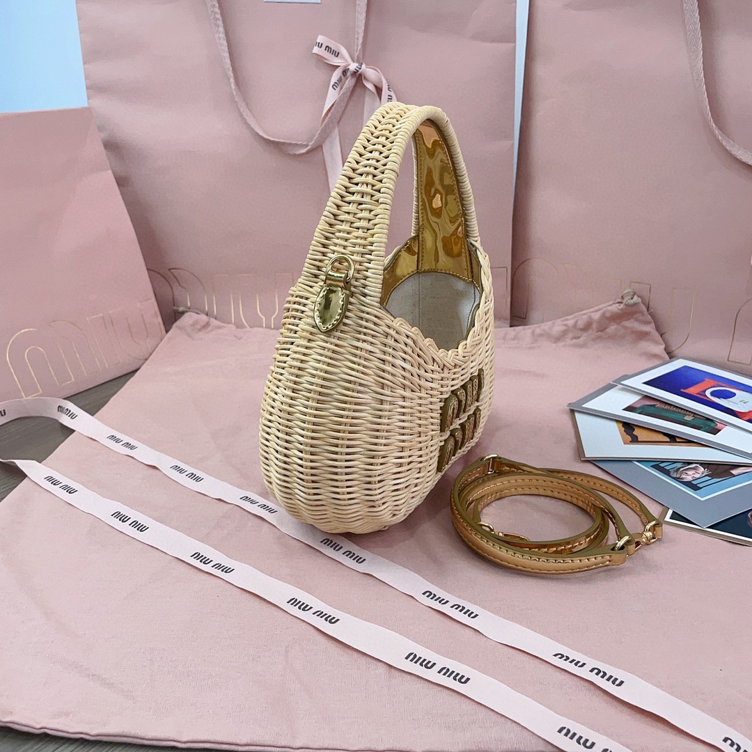 Miu Miu 5BC125_2CP3_F0V8N_V_OOO Wander woven raffia-effect yarn hobo bag with leather details Natural / Platinum M1