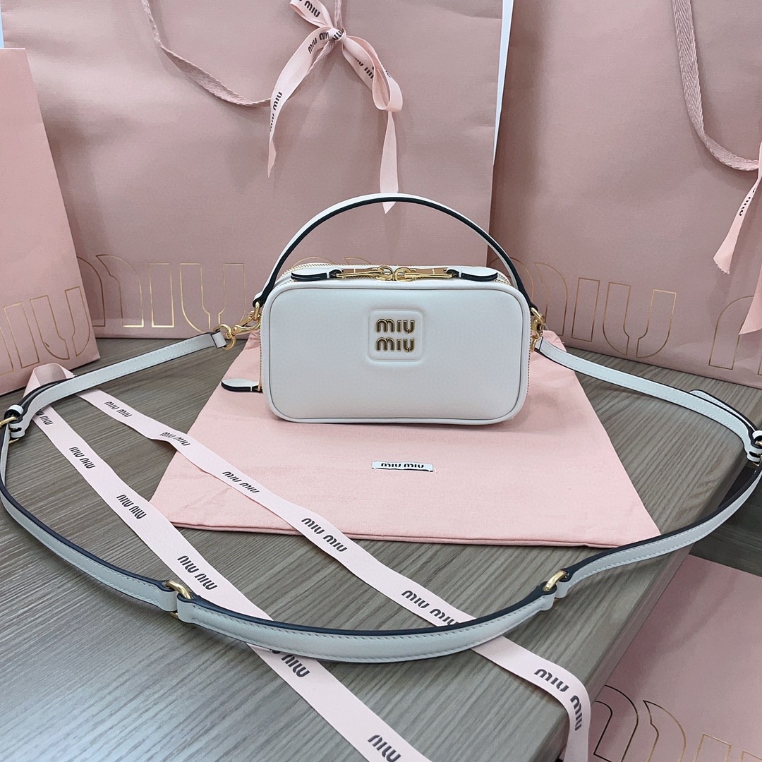 Miu Miu 5BH229 leather bag white M1