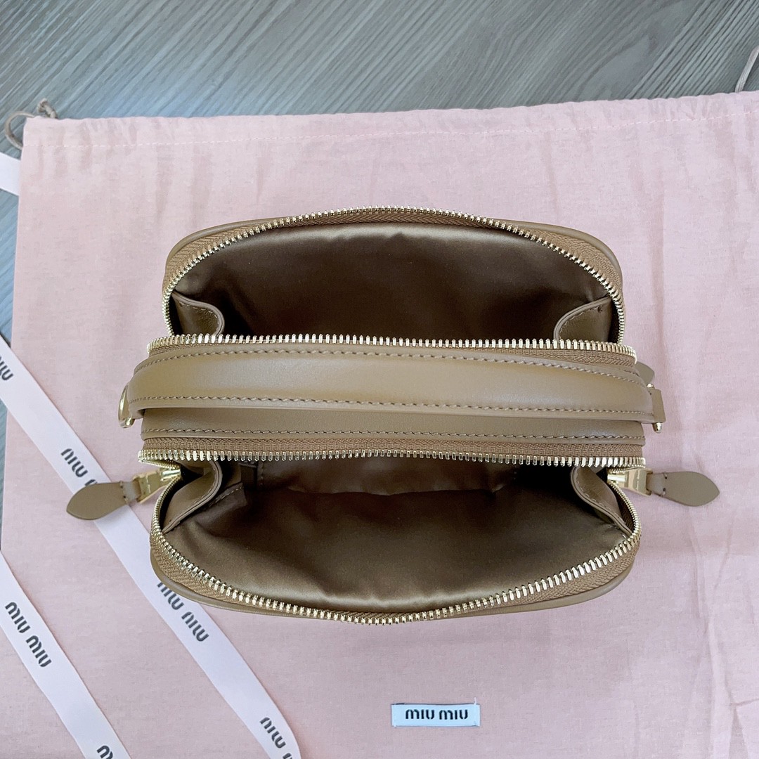 Miu Miu 5BH229 leather bag cognac M1